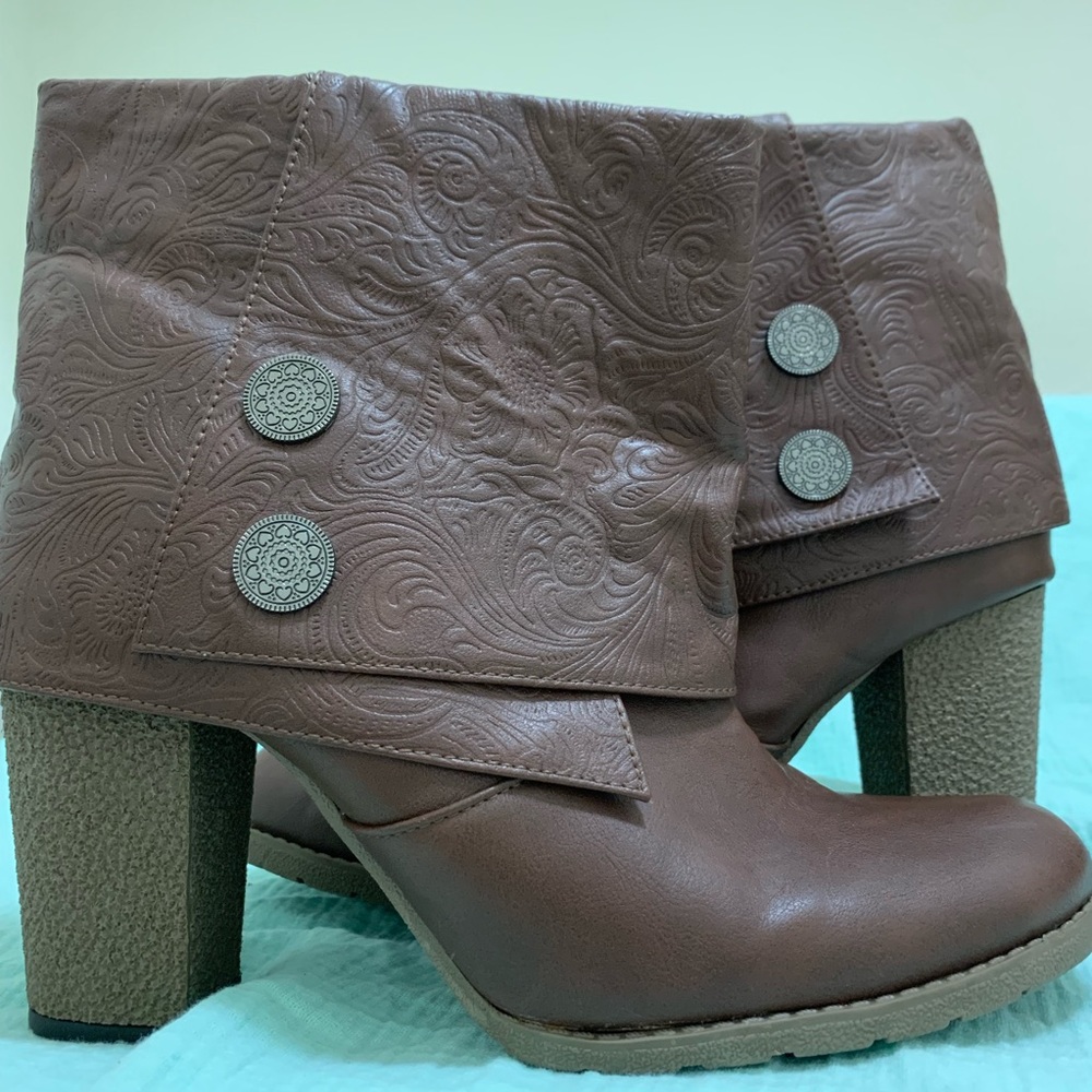 Muk Luks heeled booties